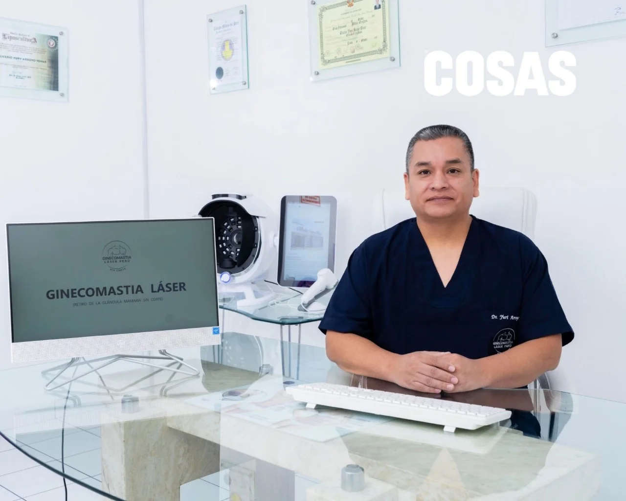 Dr. Yuri Arroyo en la miniatura editorial de la revista COSAS